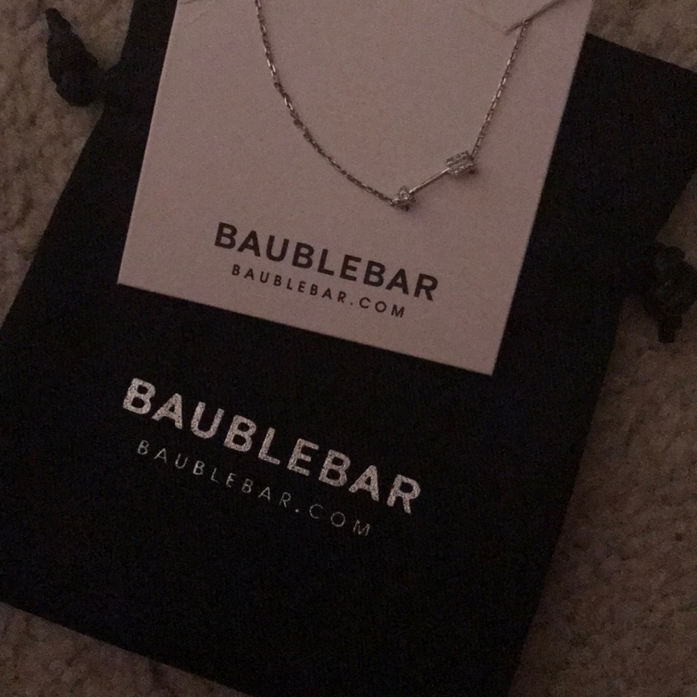 🍍Baublebar cupids arrow necklace